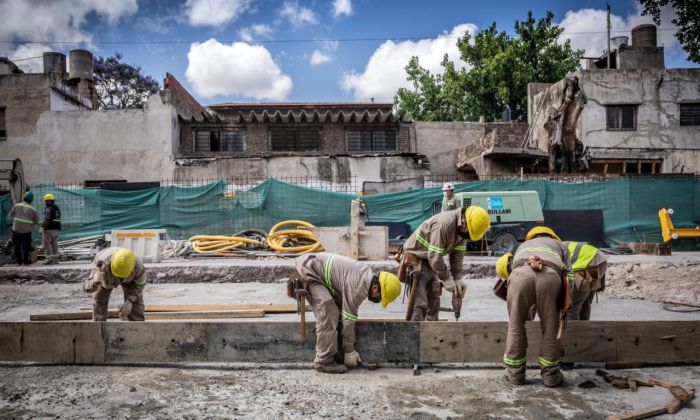 AySA continúa con su plan maestro para llevar agua potable y cloacas a zona sur